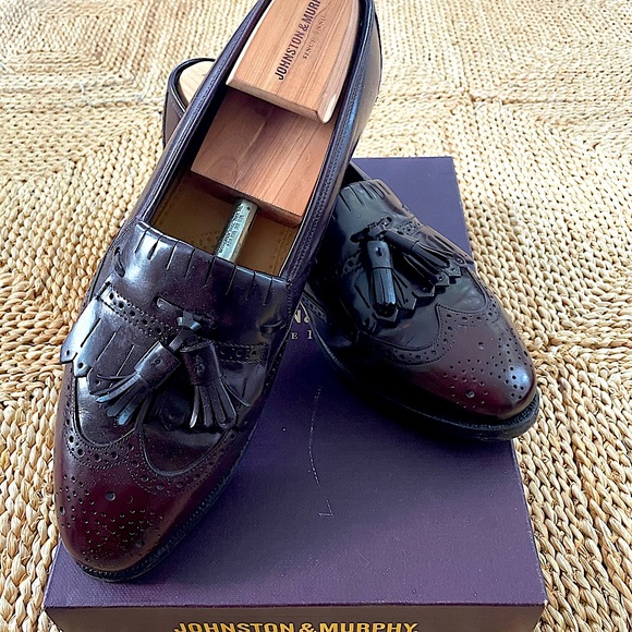 Johnston & Murphy Other - Johnston and Murphy leather loafers
